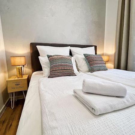 Appartamento Chariming And Comfy Studio Pola Esterno foto