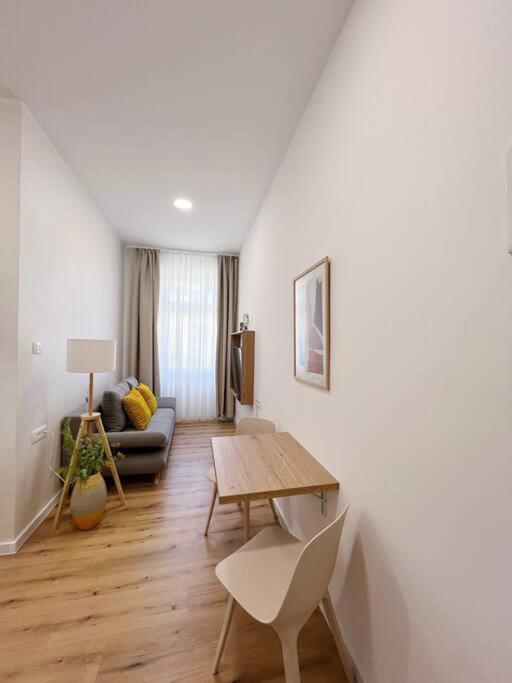 Appartamento Chariming And Comfy Studio Pola Esterno foto